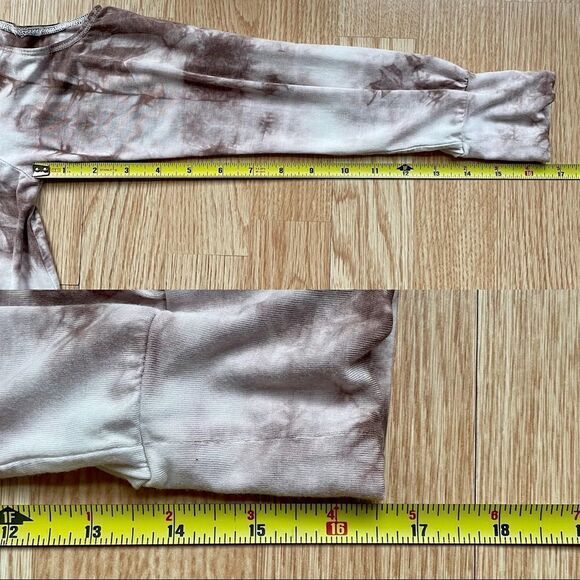 American Eagle Brown and White Tie-Dye Soft & Sexy Cold Shoulder Top - Picture 6 of 6